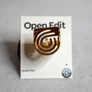 NWT Open Edit Curved Convex Swirl Signet Gold Tone Size 9 Unisex Trendy Ring